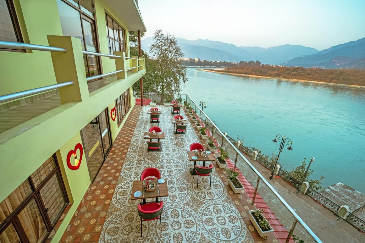 The Neeraj Naturecure On Ganga Rishīkesh Eksteriør billede