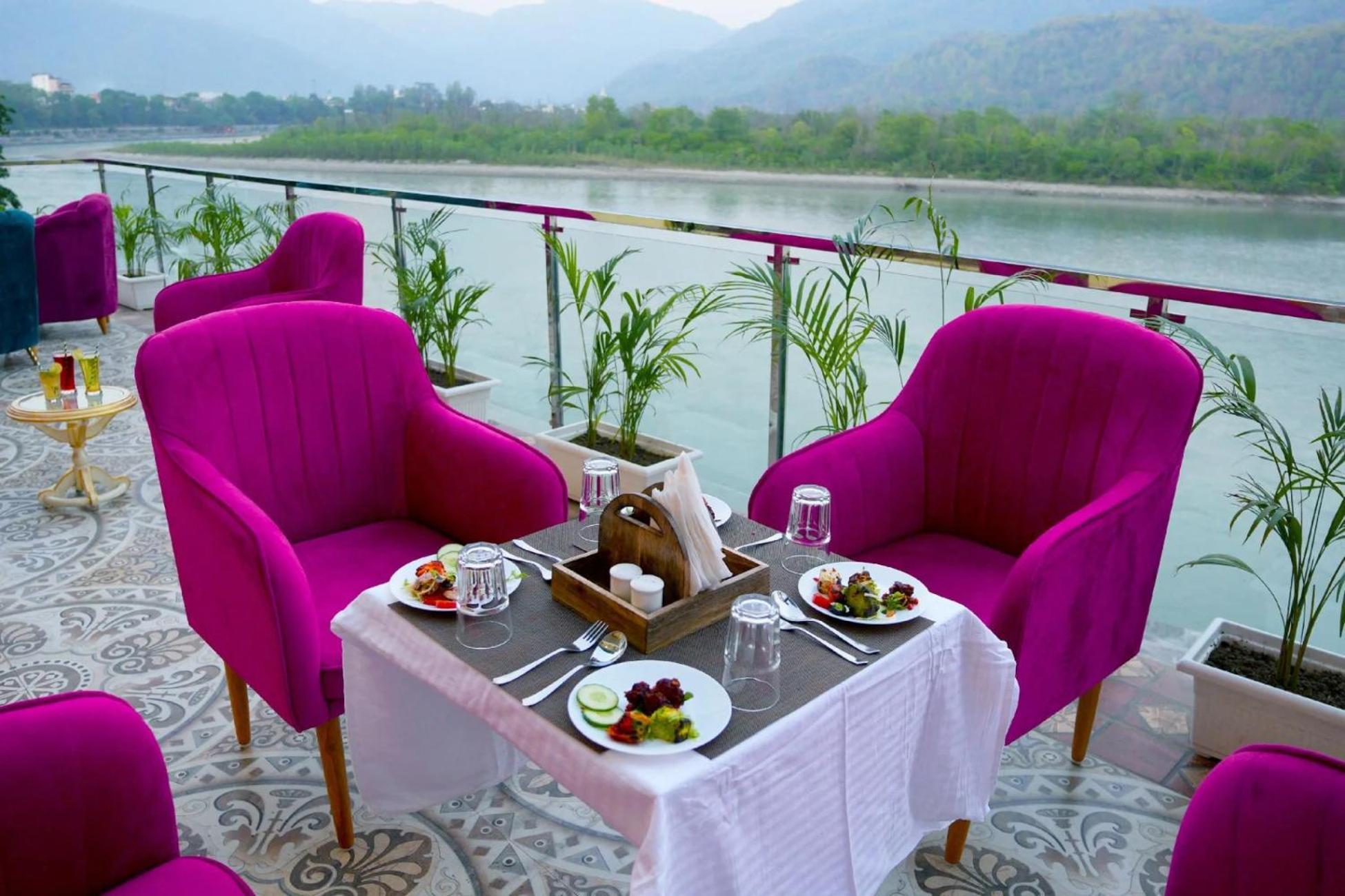 The Neeraj Naturecure On Ganga Rishīkesh Eksteriør billede